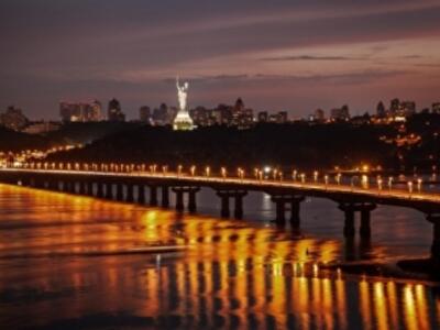 В Киеве станет в два раза темнее 