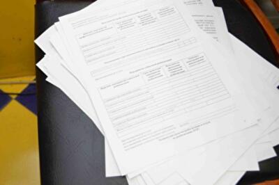 Самодельные "жидкие" обои делают с бумаги и гипса