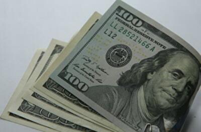 Украинцы массово скупают доллары