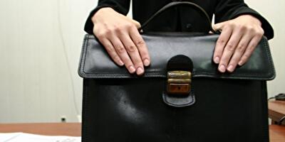 Десятки тысяч госслужащих остались без работы