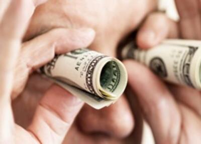 Купить доллар - где, когда, почем