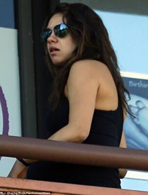 Мила Кунис продала свой дом. Фото