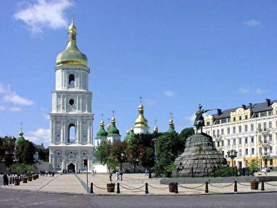 Главную елку страны в этом году установят на Софийской площади