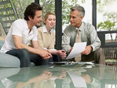 Страховые компании подняли цены на услуги на 20-30%