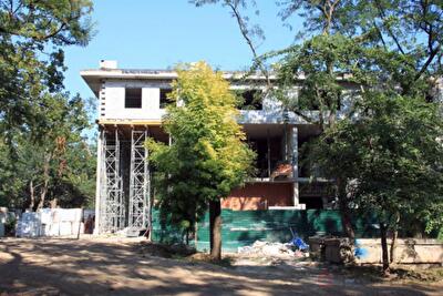 Скандальное строительство подстанции в парке Шевченко близится к завершению. Фото