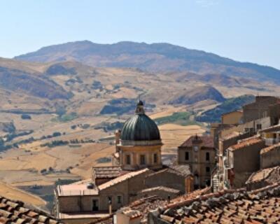 В сицилийском поселке продаются дома за 1 евро. Фото