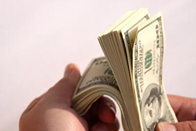 Банки возобновили потребительское кредитование летом-2014