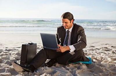 Едва ли не каждому украинцу приходится работать во время отпуска