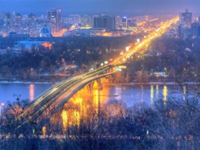 В Киеве обследуют мост Метро