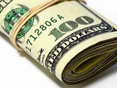 Валютный рынок отреагировал на правительственный кризис ростом цен на доллар