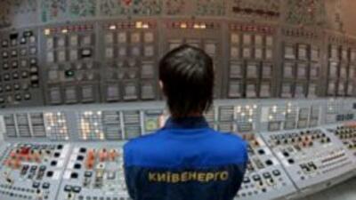 Из-за кого Киеву перекрыли газ

