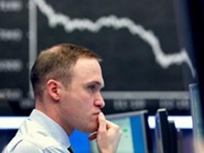 Фондовый рынок рухнул из-за бегства иностранцев