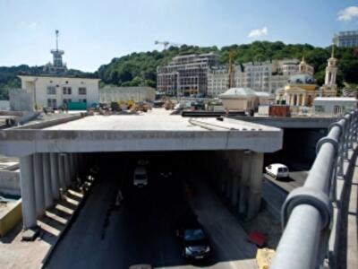 Подземный ТРЦ на Почтовой площади обещают достроить через год