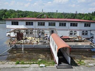 Днепр в Киеве планируют очистить от незаконных дебаркадеров