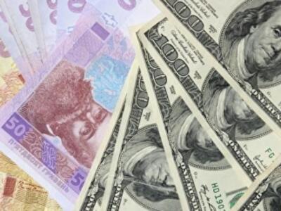 Нехватка доллара ударит по гривне и рублю