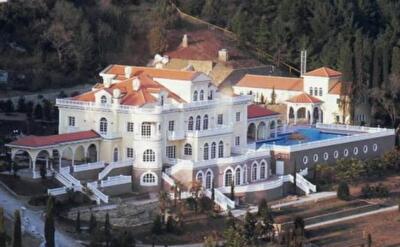 Власти Крыма хотят национализировать недвижимость украинских олигархов в Крыму