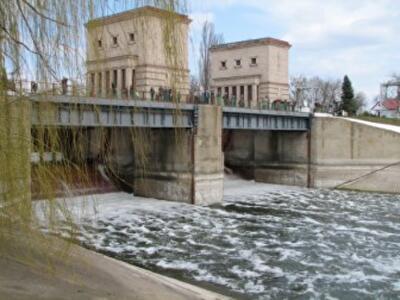 Украина может зарабатывать на воде для Крыма более 1,5 млрд долл. в год