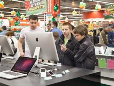 Как повлиял скачок доллара на продажи автомобилей и гаджетов 
