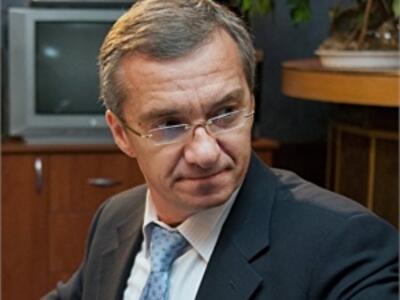 Госбюджет пересмотрят, зарплаты заморозят 
