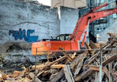 Активисты помешали строительству в Десятинном переулке