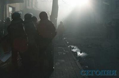 В центре Киева люди покидают свои квартиры