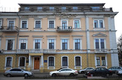 Хозяин нахалстроя на Приморском бульваре имел мэрию в виду. Фото