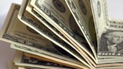 Украинцы в январе купили $1,56 млрд валюты