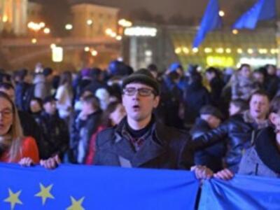 23% украинцев воспринимают Евромайдан как мирную акцию, а 64% - как радикальный протест