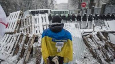 Европа должна удержать Украину от пропасти 