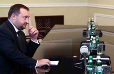 Первые "успехи" правительства: девальвация и "подрисовка" ВВП