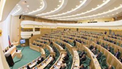 Российские сенаторы осуждают насилие и национализм в Украине