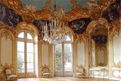 В центре Киева активно продают элитное жилье