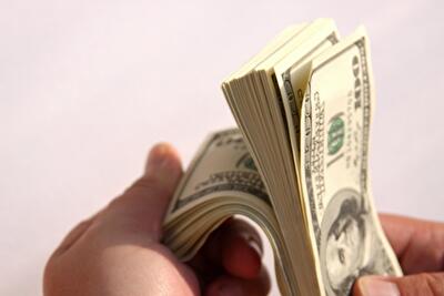 Потребкредиты наличными подорожали в декабре-2013 до 60% годовых