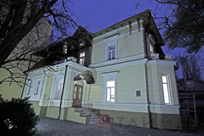 Здание музея современного искусства продадут в частные руки. Фото