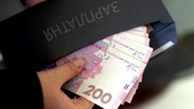 Кому в 2013 году повышали зарплату