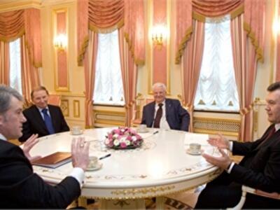 Украину будут спасать сразу четыре президента 