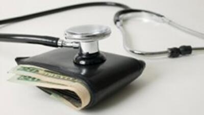 Украинцы начали чаще оформлять медицинскую страховку