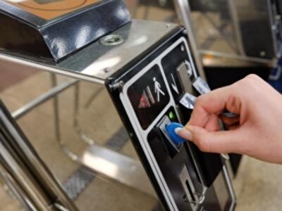 Жетоны в киевском метро станут зелеными