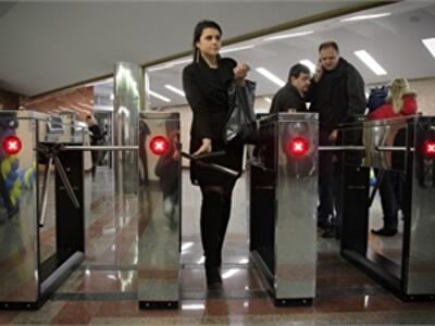 Жетоны в метро подорожают и поменяют цвет