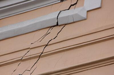 Жители многоэтажки в Одессе: "После землетрясения по всему дому пошли трещины"