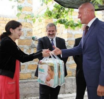 Матери тройни из Симферополя пообещали бесплатное жилье. Фото