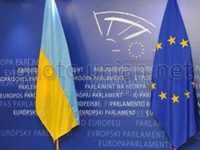 ЕС выделит Украине 610 млн евро помощи после возобновления сотрудничества с МВФ