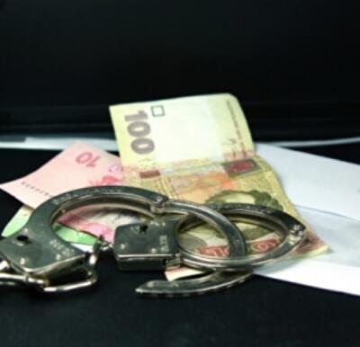 Земельного чиновника в Керчи поймали на взятке в 1 тыс. грн