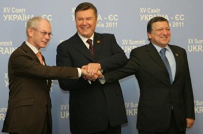 100 дней до приказа: плюсы и минусы пути в ЕС или ТС для Украины