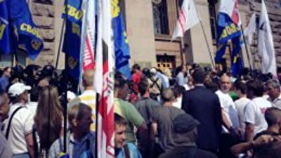 Борьба за Киевсовет: бюджетники против активистов