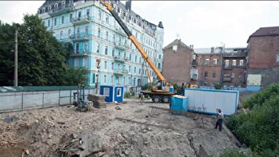 Как растаскивают Киев по кускам: вместо парка - автосалоны и ТРЦ 