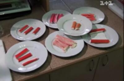 Украинцев кормят крабовыми палочками без крабов и консервами без шпрот 