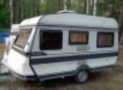 В Украине продают дома-автобусы и плавучие дачи за $30 000