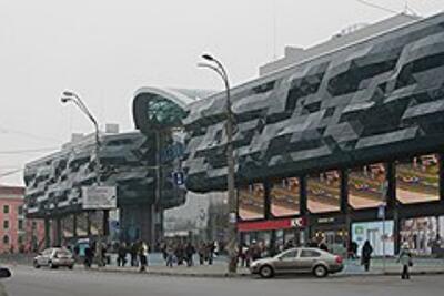 По Ocean Plaza прошла волна