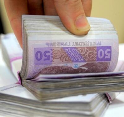 Главу гаражного кооператива в Симферополе задержали за взятку в 100 тыс. грн